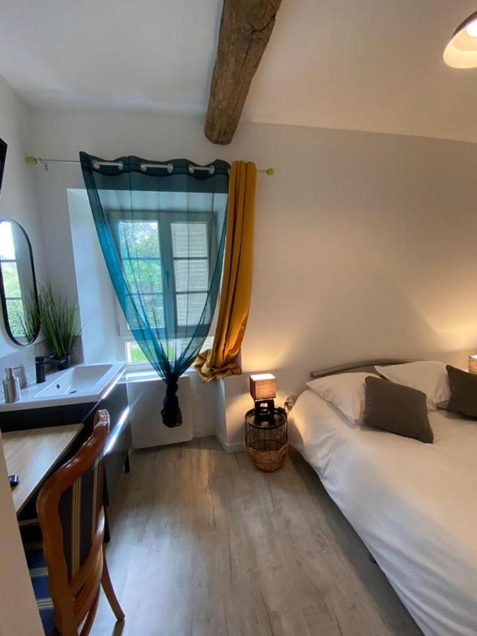 L'Annexe Du Chateau De Saint Genix Екстериор снимка