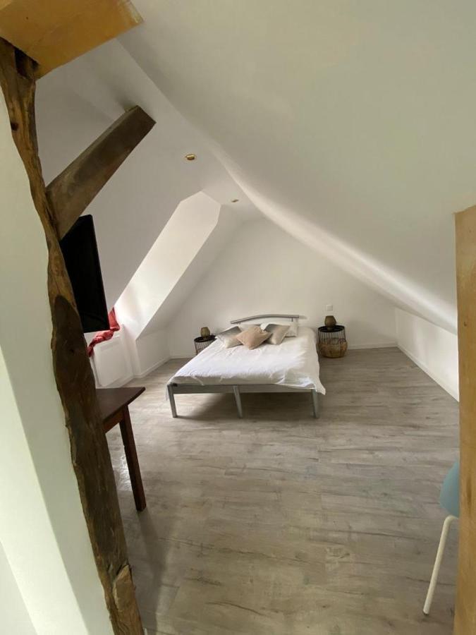 L'Annexe Du Chateau De Saint Genix Екстериор снимка