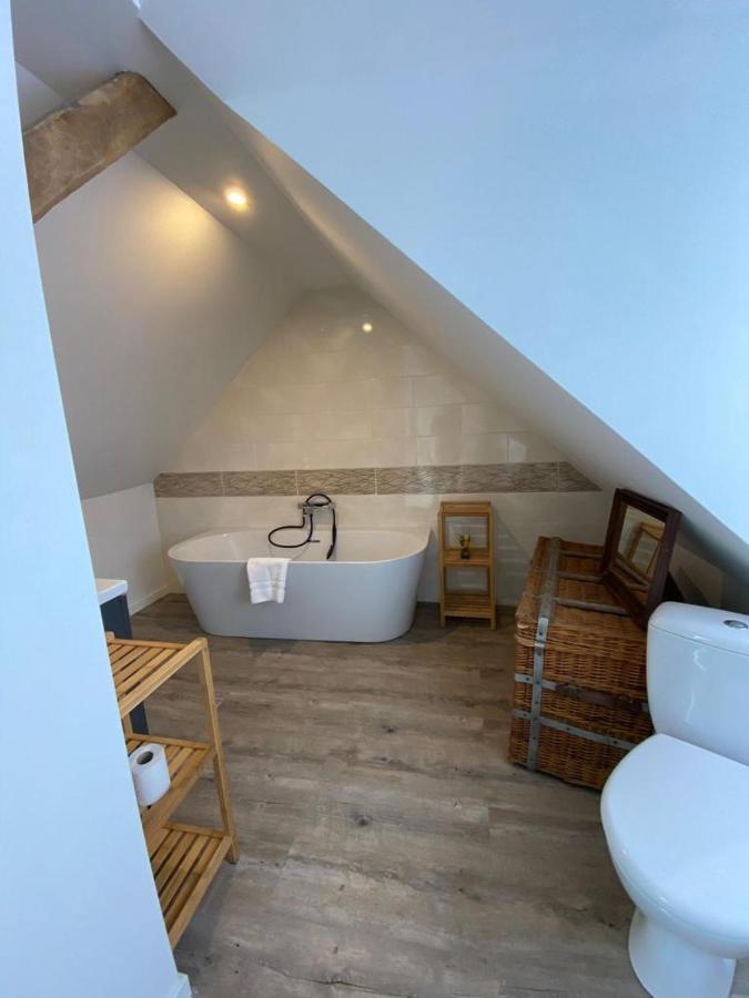 L'Annexe Du Chateau De Saint Genix Екстериор снимка