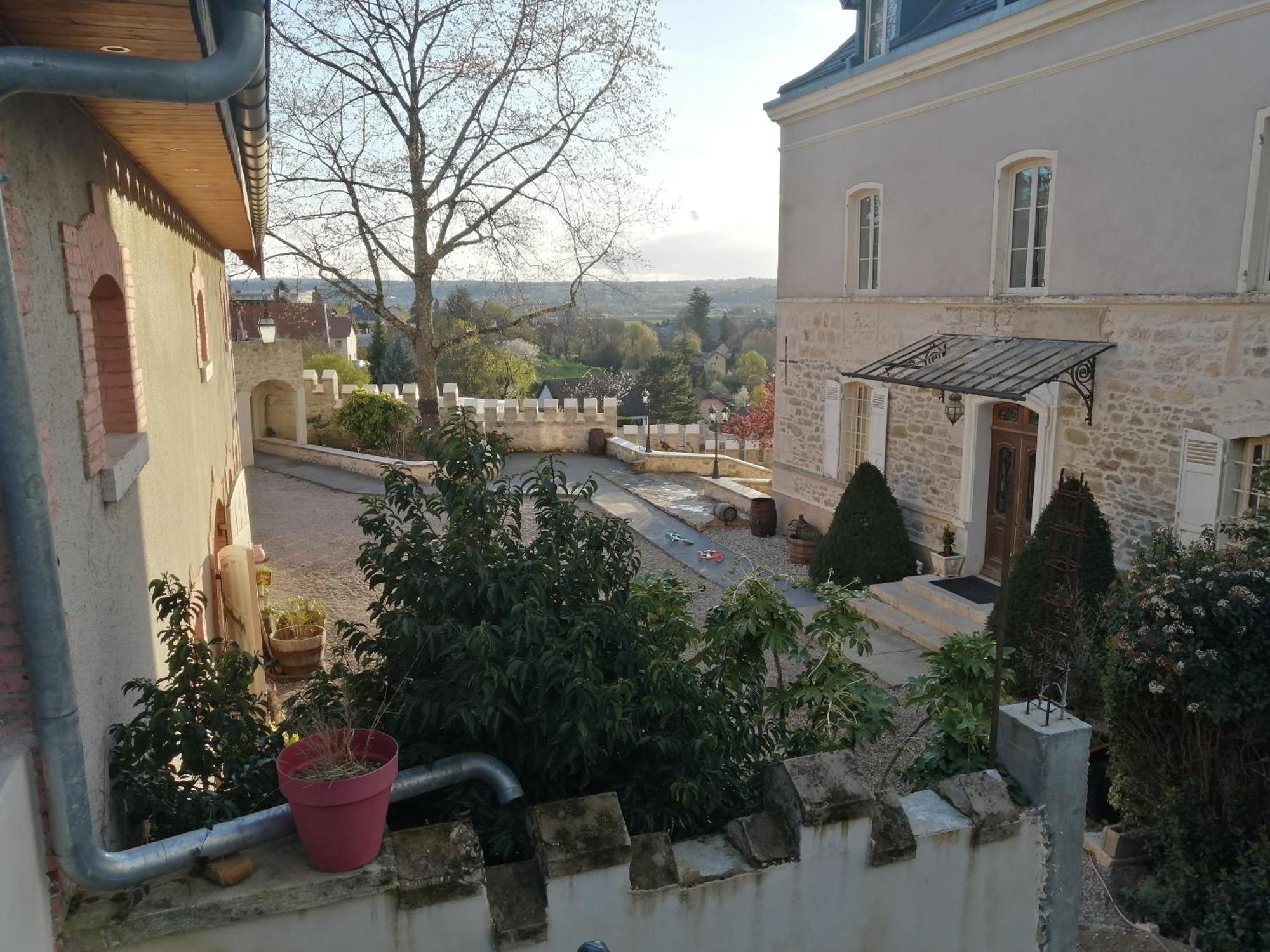 L'Annexe Du Chateau De Saint Genix Екстериор снимка