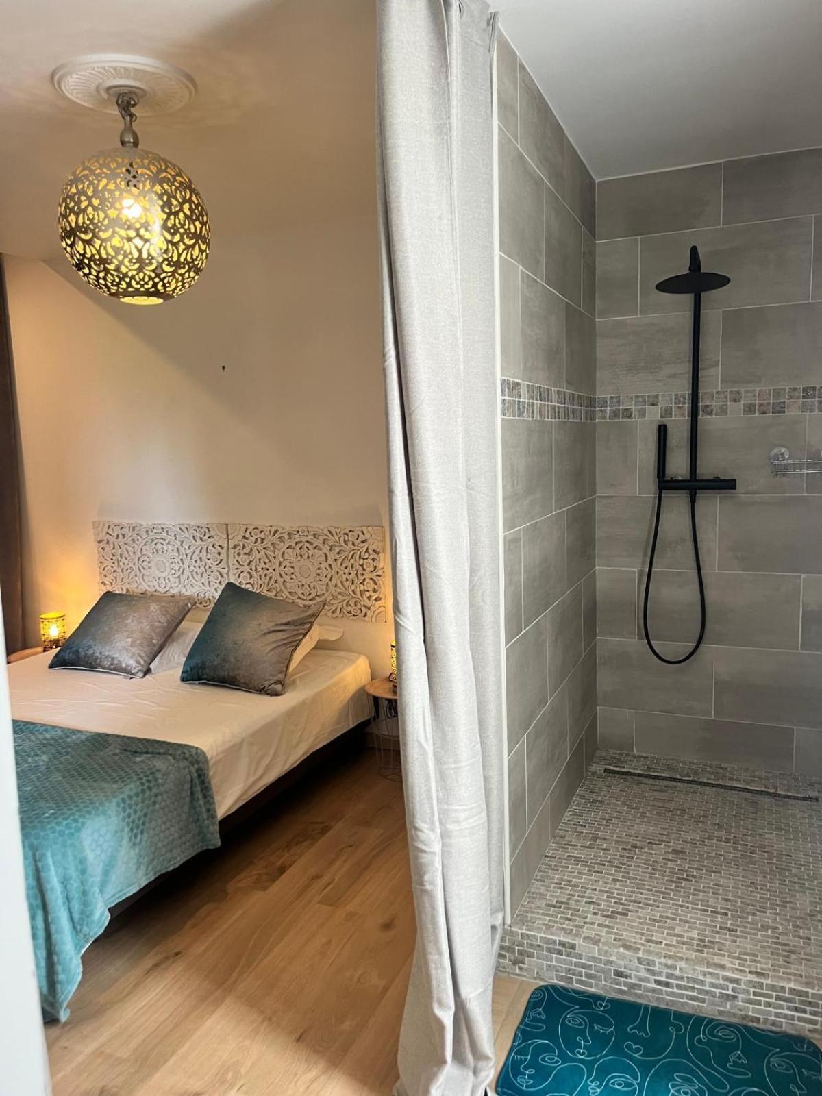 L'Annexe Du Chateau De Saint Genix Екстериор снимка