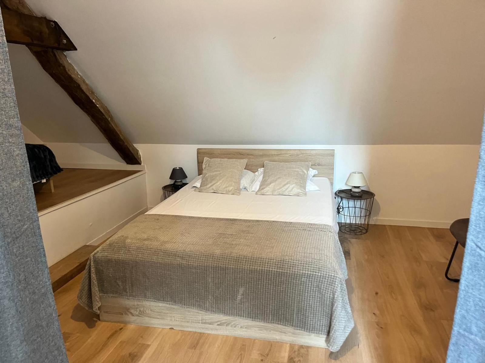 L'Annexe Du Chateau De Saint Genix Екстериор снимка